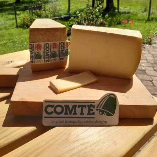 Comté affiné en cave tempérée où il a mûri environ 13 mois